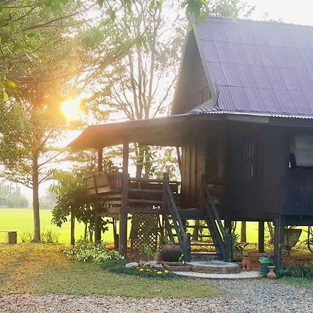 Tung Tong Homestay & Camping Mae Rim Esterno foto
